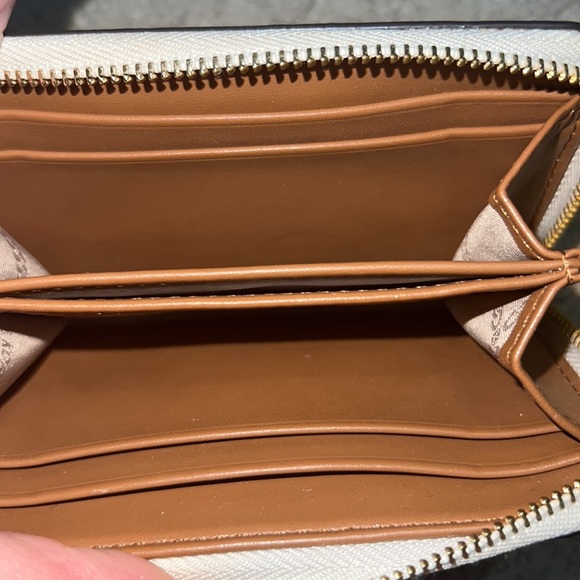 Michael Kors Tote and Wallet Set - Picture 6 of 7